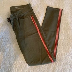 striped skinny pants